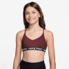Mädchen im burgunderroten Nike Pro Sport-BH mit Logo.