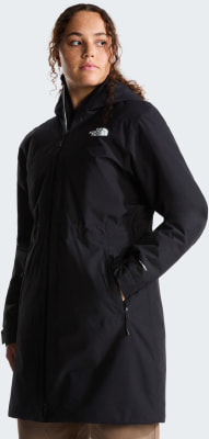 Schwarze Damenjacke von The North Face mit Kapuze und Logo auf der Brust. Schwarze Damenjacke von The North Face mit Kapuze und Logo auf der Brust.