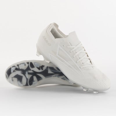 Weiße JAKO Fußballschuhe mit transparenter Sohle. Weiße JAKO Fußballschuhe mit transparenter Sohle.