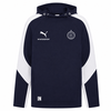 Marineblaue Kapuzenjacke mit weißen Ärmeln und Logos von Puma, Intersport und EK.