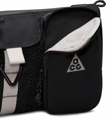 Nike Acg Daymax Crossbody Umhängetasche