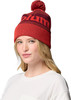 Frau mit roter Bommelmütze und Logo